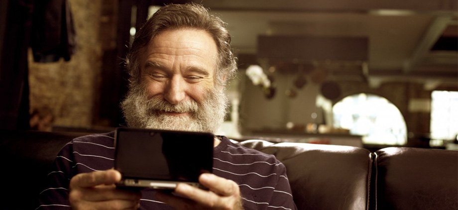 Robin Williams mit Nintendo DS