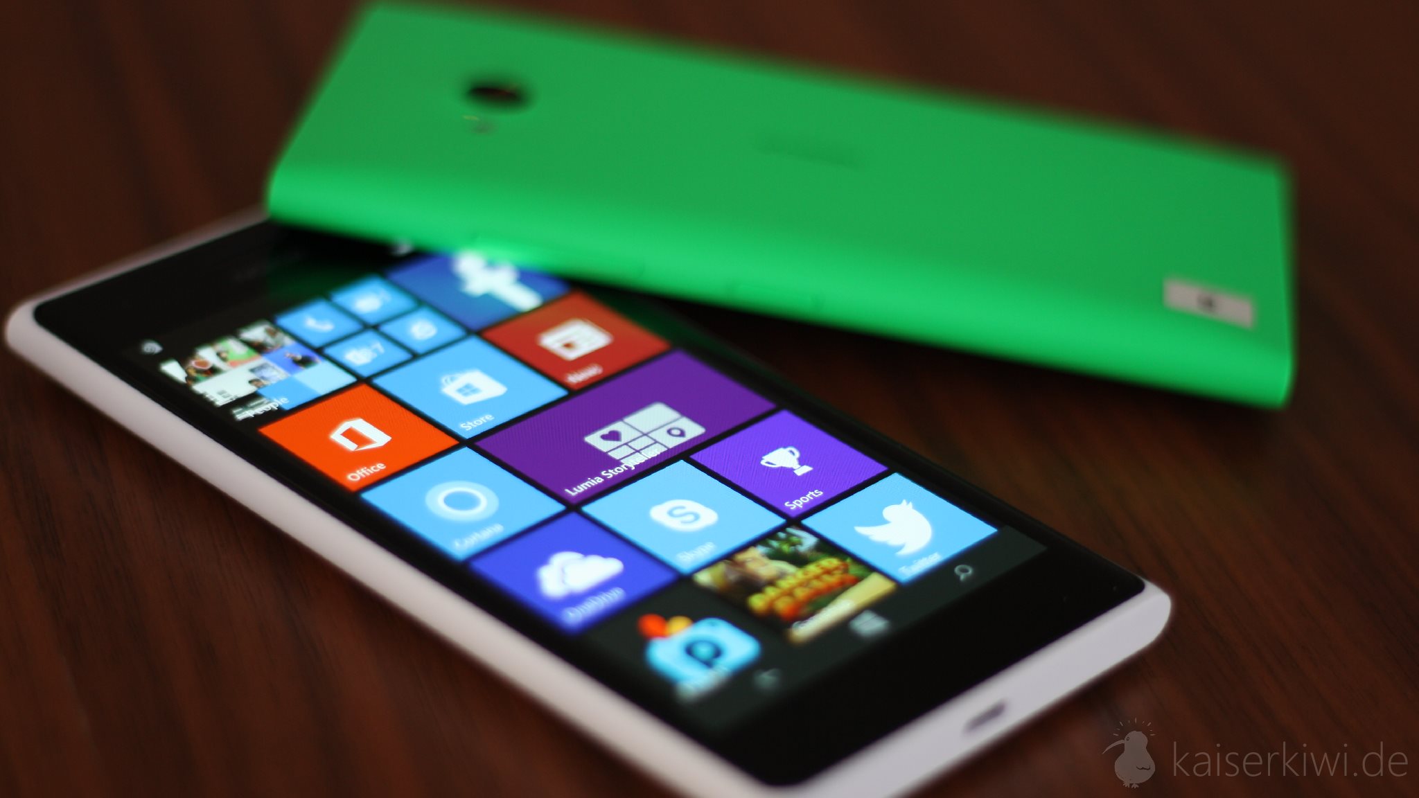 Nokia Lumia 735 - weiß und grün