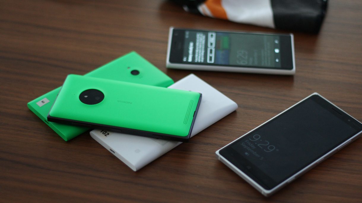 Nokia Lumia 830 mit einigen Lumia 730