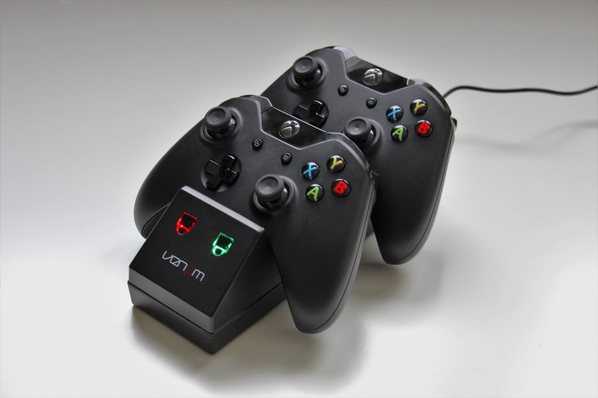 Xbox One - Controller Docking Station von Venom